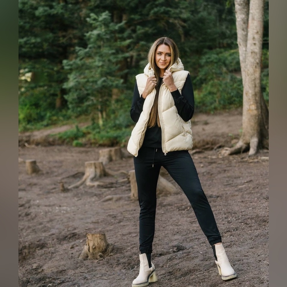 ZYIA Cream Mount Lyell Hooded Puffy Vest